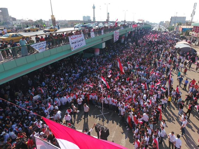 العراقيون يتدفقون لتنظيم أكبر احتجاج منذ سنوات