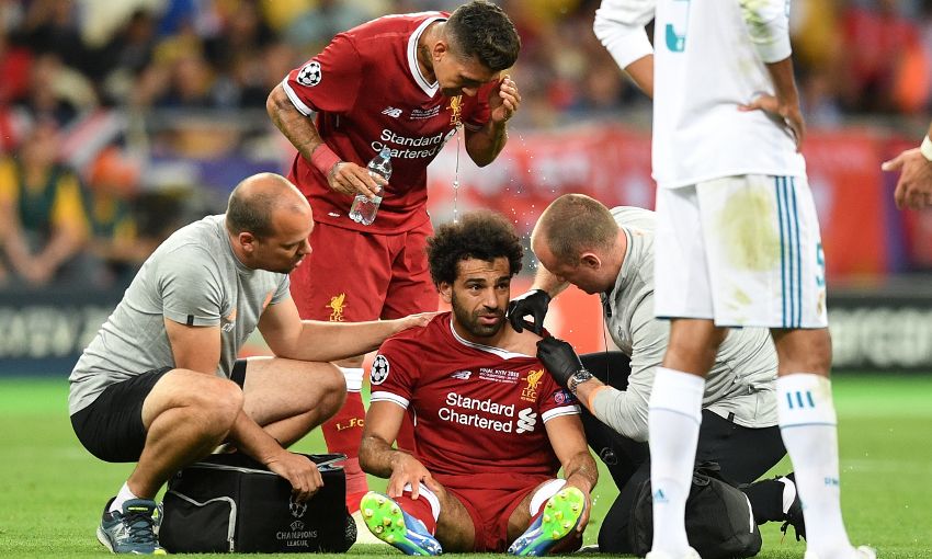 محمد صلاح سيمضي فترة العلاج في اسبانيا