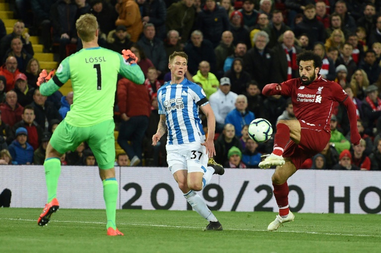 صلاح وماني يقودان ليفربول لتصدر الدوري حتى إشعار آخر