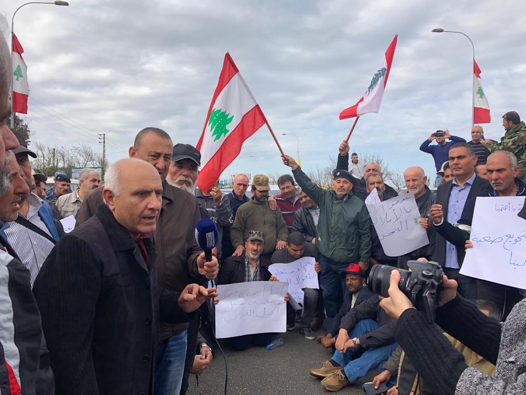 خفض الرواتب في لبنان قد يفجر ثورة اجتماعية