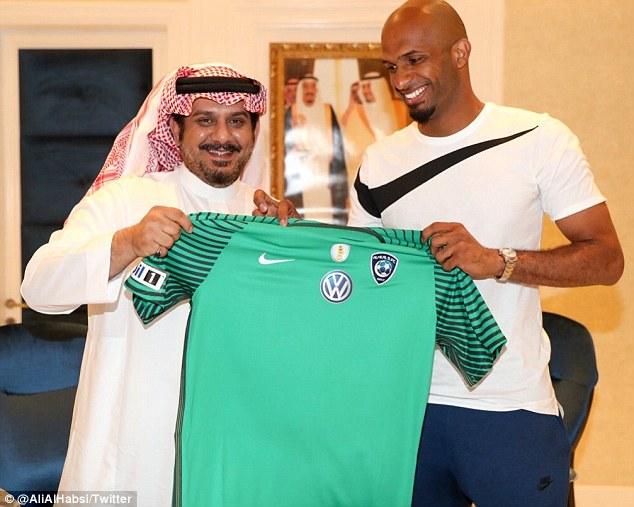 الوليد بن طلال يتكفَّل بانتقال الحارس العماني الحبسي إلى الهلال