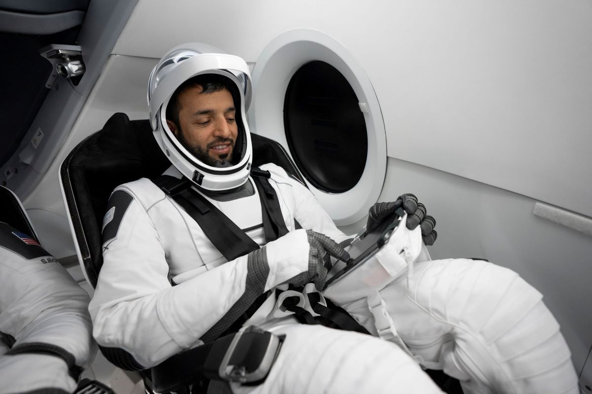 بالصور، رائد الفضاء الإماراتي النيادي يستعد للرحلة إلى المحطة الدولية -  أريبيان بزنس