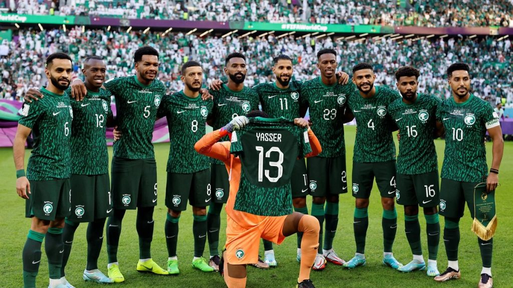 المنتخب السعودي يتعادل مع نظيره الفلسطيني بـ 10 لاعبين