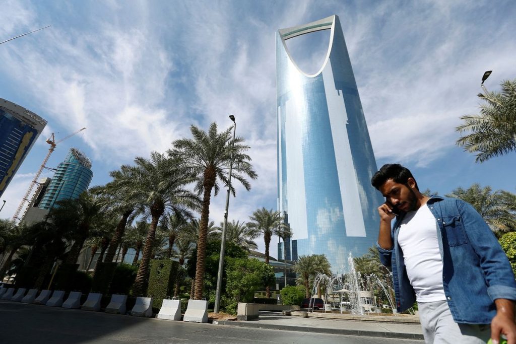 السعودية تستثمر في تمكين رواد الأعمال من خلال 12 بنكا تنمويا
