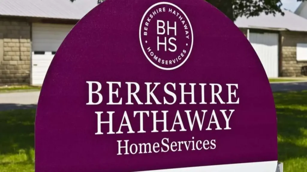 رحلة استحواذ وارن بافيت على بيركشاير هاثاواي منذ 59 عاما