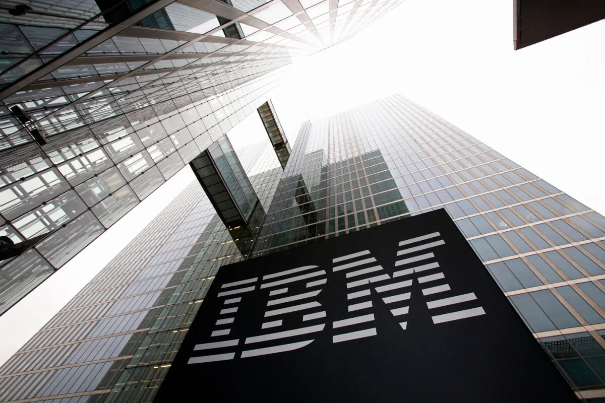 "ارفع يدك إذا كنت تريد التطوع للتسريح".. نصيحة IBM للموظفين