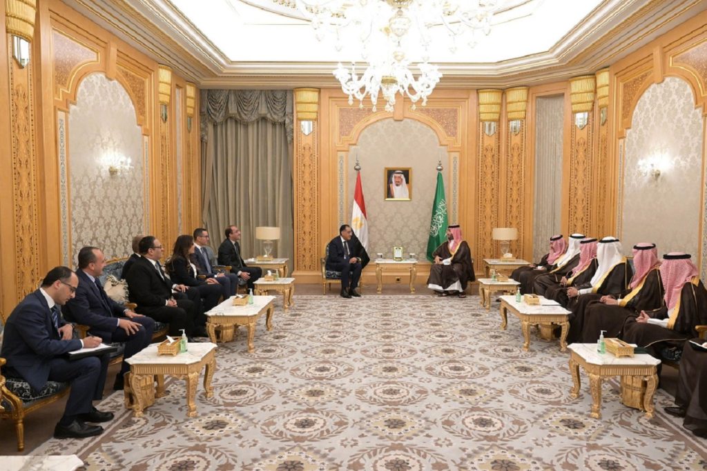 ولي العهد السعودي يوجه صندوق الاستثمارات بضخ 5 مليارات دولار في مصر