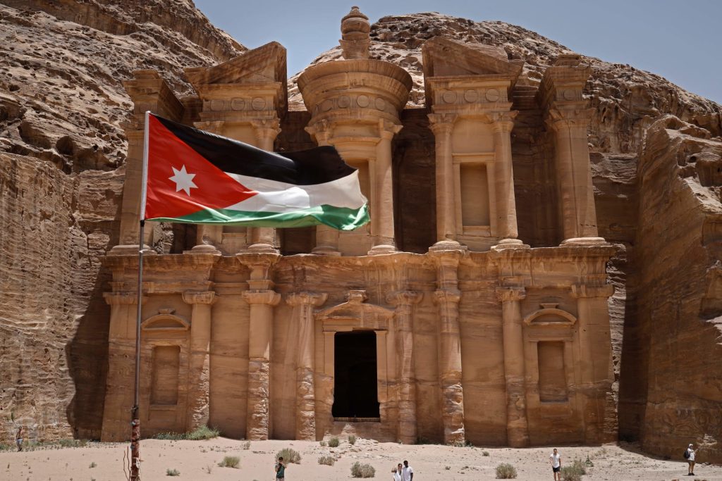 الدخل السياحي في الأردن يتراجع 4.4% خلال العشرة شهور الأولى من 2024