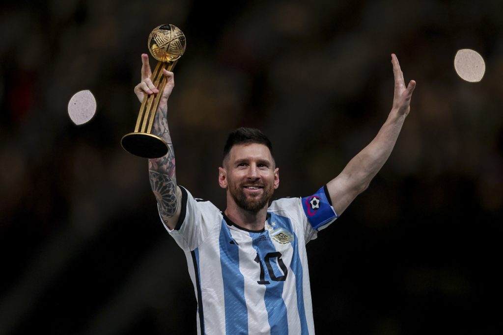 فينيسيوس يفوز بجائزة The Best لعام 2024.. يامال هزم ميسي