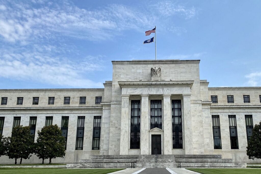 البنوك المركزية الخليجية تثبت أسعار الفائدة في أول اجتماعات 2025