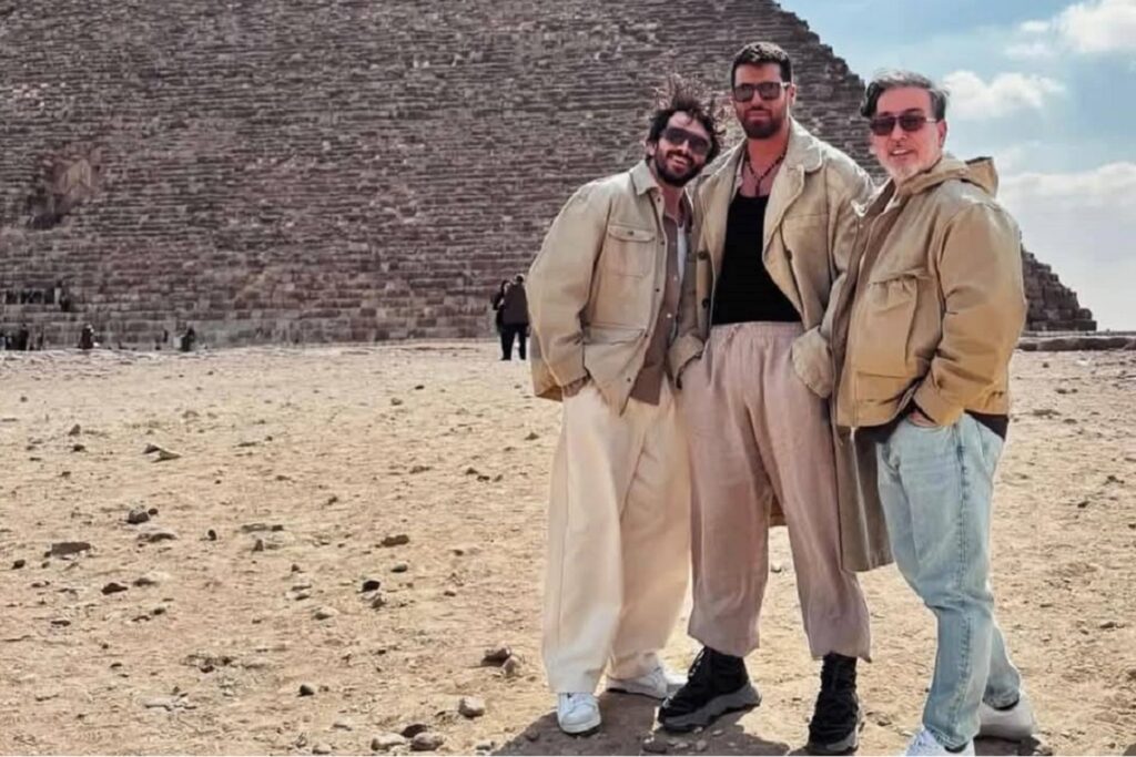 بعد "ميستر بيست".. النجم التركي "جان يامان" يزور أهرامات مصر