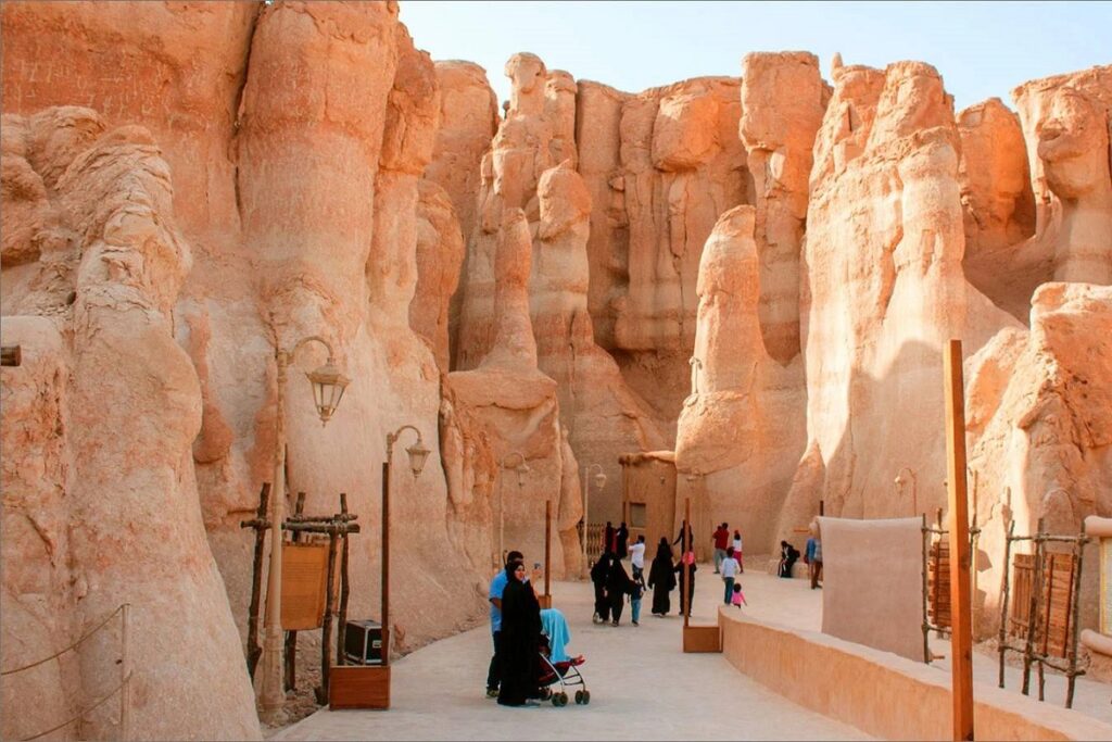 "أسفار" تطلق 8 مشروعات لدعم السياحة السعودية خارج المدن الرئيسية