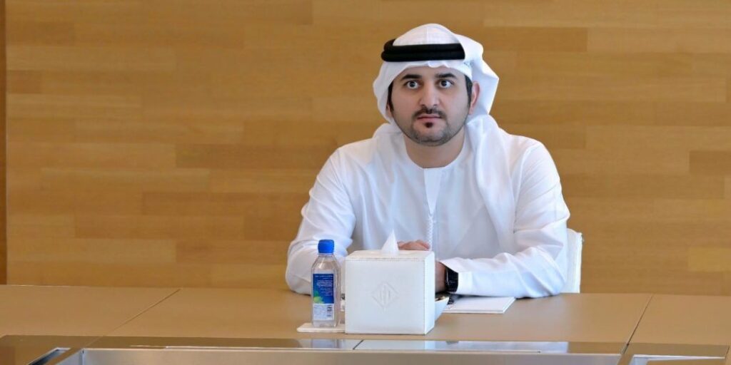 مكتوم بن محمد يعتمد الخطة الاستراتيجية الجديدة لمحاكم دبي لتعزيز العدالة الرقمية