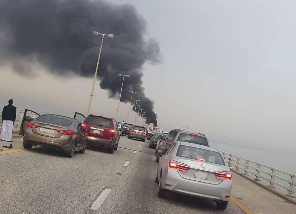 فيديو احتراق سيارة على جسر الملك فهد أريبيان بزنس