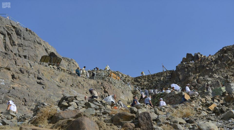 السعودية تنشئ مركزا للزوار في جبل النور بمكة أريبيان بزنس