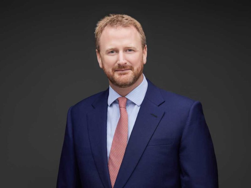 جيمس ريلي، شريك في مكتب "هايدريك آند سترغلز" بدبي وعضو في الأعمال العالمية للخدمات المالية.