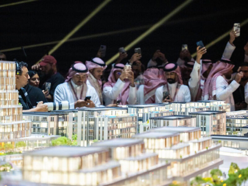 يغطي المشروع مساحة إجمالية تتجاوز 180,000 متر مربع، ويُعدّ وجهة متعددة الاستخدامات.