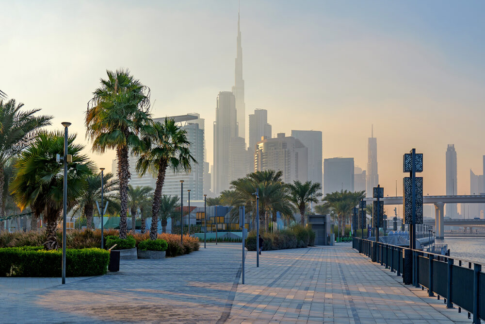 حافظ البيع على المخطط في قطاع العقارات على مستويات الثقة، حيث ارتفع متوسط سعر البيع شهريًا بنسبة 13%، وارتفع على أساس سنوي بنسبة 20%. الصورة: Shutterstock