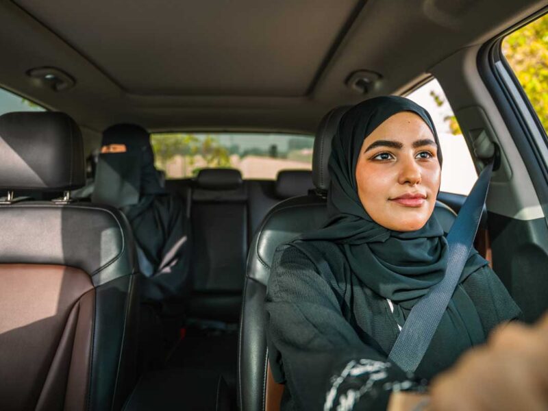 أوبر تطلق خدمة للنساء فقط في السعودية، هل هو تمكين جديد للنساء؟