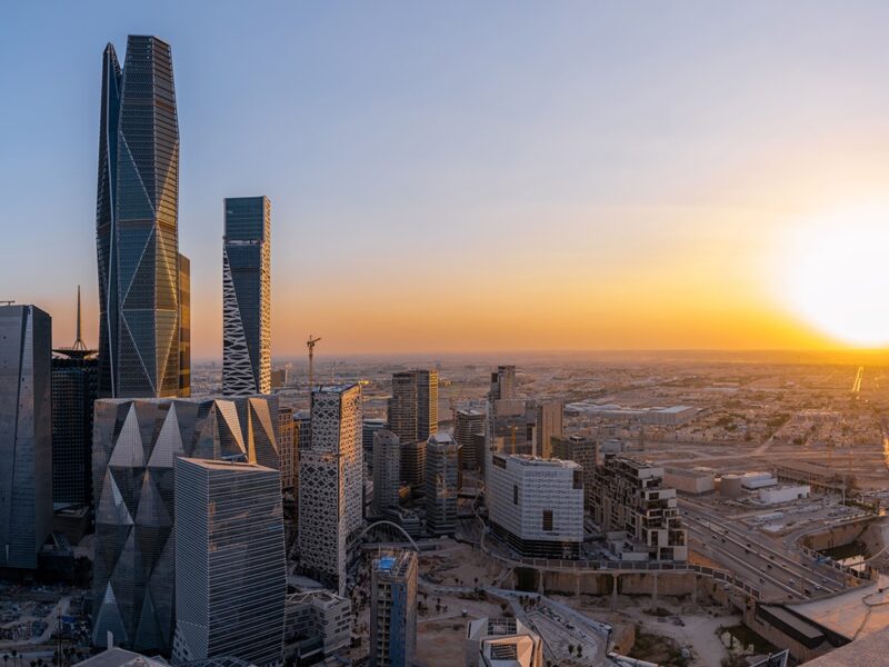 أرباح متباينة حسب كل قطاع في الاقتصاد السعودي- لقطة للعاصمة الرياض