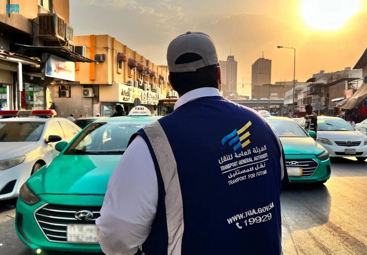 ضوابط جديدة لتنظيم سيارات الأجرة