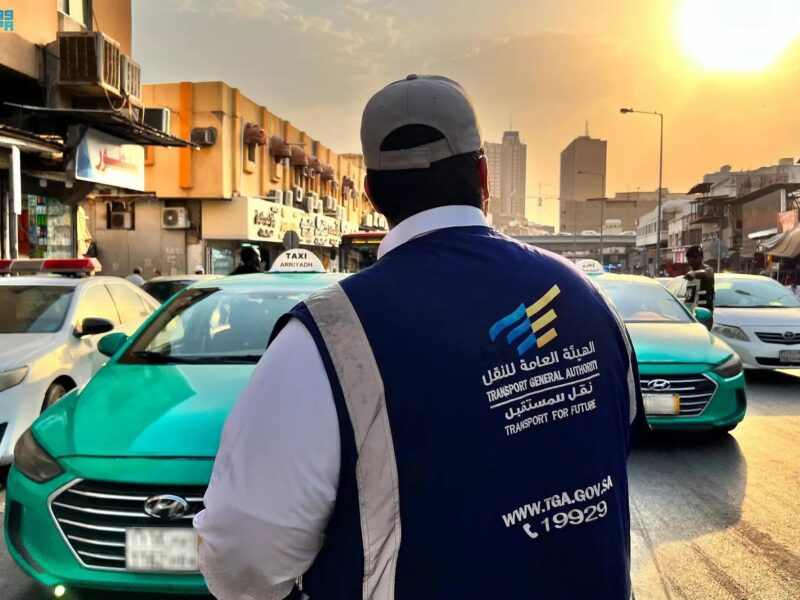 ضوابط جديدة لتنظيم سيارات الأجرة