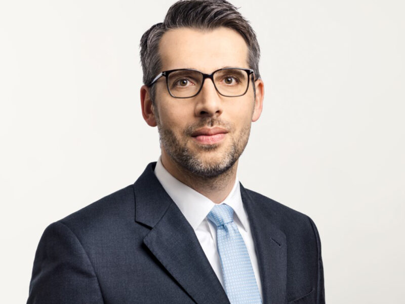 عن الذهب يتحدث كارستين مينكي، خبير المعادن الثمينة، بنك جوليوس باير