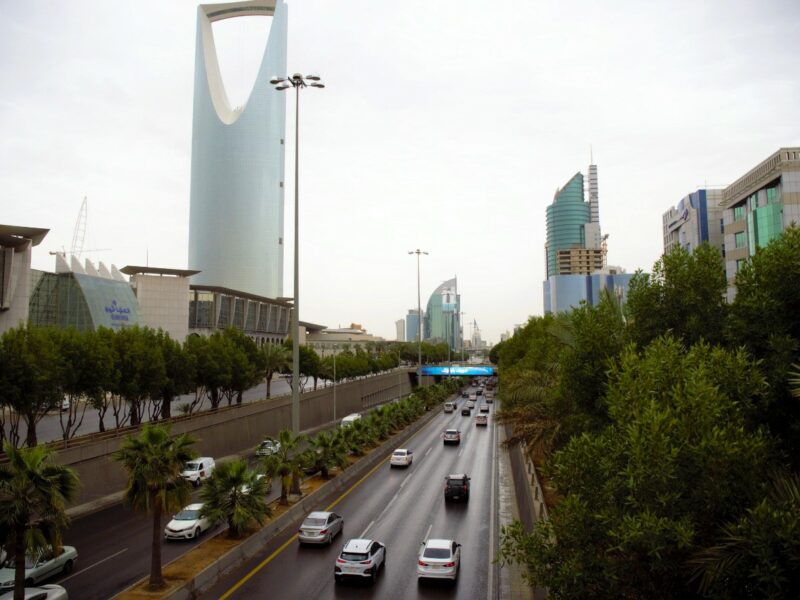 تضييق الخناق على عمل غير السعوديين في الوساطة العقارية