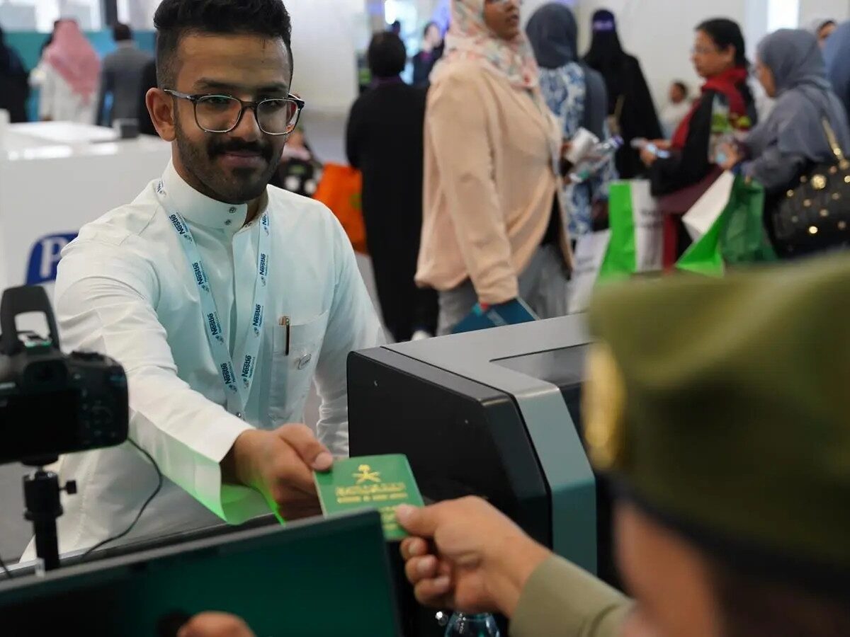 منحت الجنسية السعودية لأبناء أسرتين في تبوك ومكة