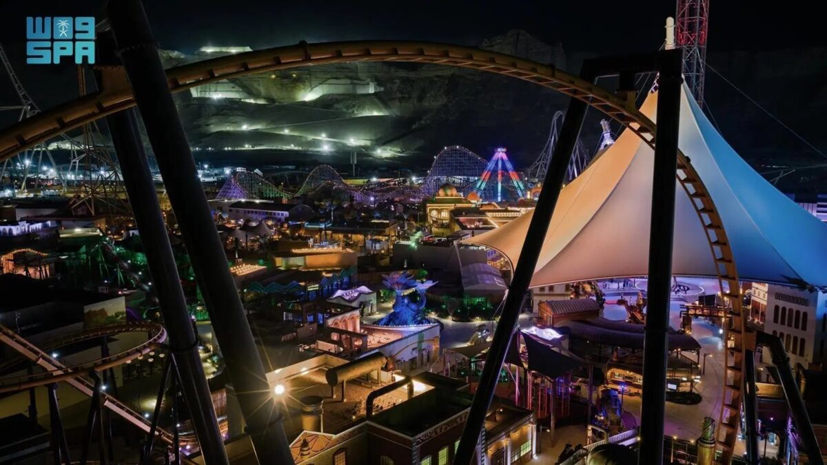 القدية تفتتح Six Flags Qiddiya City أول وجهة عالمية تُبني بالكامل على مفهوم قوة اللعب