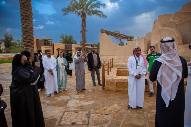 المرأة السعودية اقتحمت قطاع السياحة