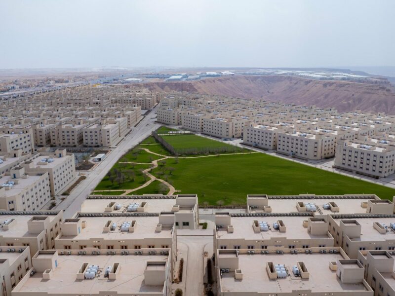 الاستثمار كابيتال تستحوذ على مجمع طويق