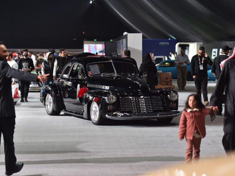 معرض سيارات