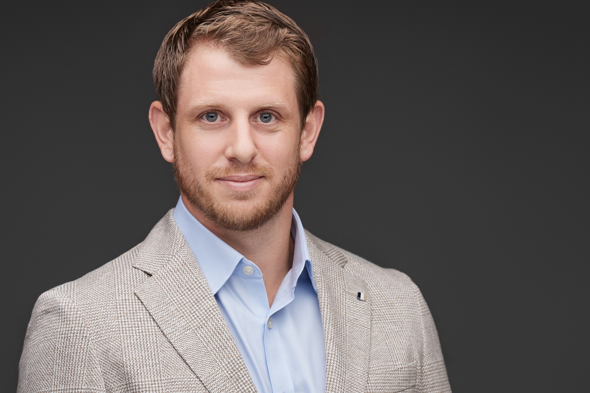 توم كلارك، شريك في مكتب "هايدريك آند سترغلز" بدبي، ورئيس مشارك لممارسات التكنولوجيا والخدمات في منطقة الشرق الأوسط وشمال أفريقيا