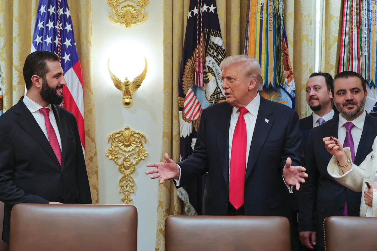 ترامب والشرع في صورة نشرها حساب الرئاسة السوري