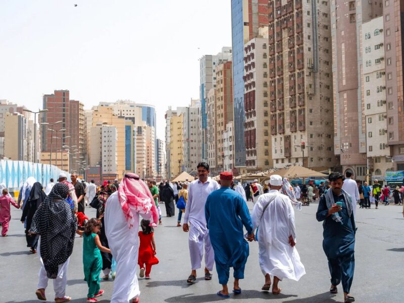 المنتج التأميني سدد مستحقات متعثرة لـ50 عاملاً