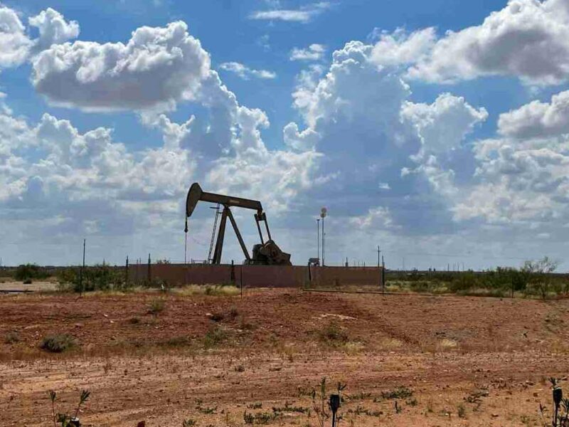 توترات جيوسياسية تسببت يارتفاع أسعار النفط - Reuters