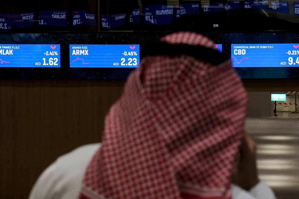 تفوق أداء البورصة المصرية على نظيراتها الخليجية في 2025 - Reuters