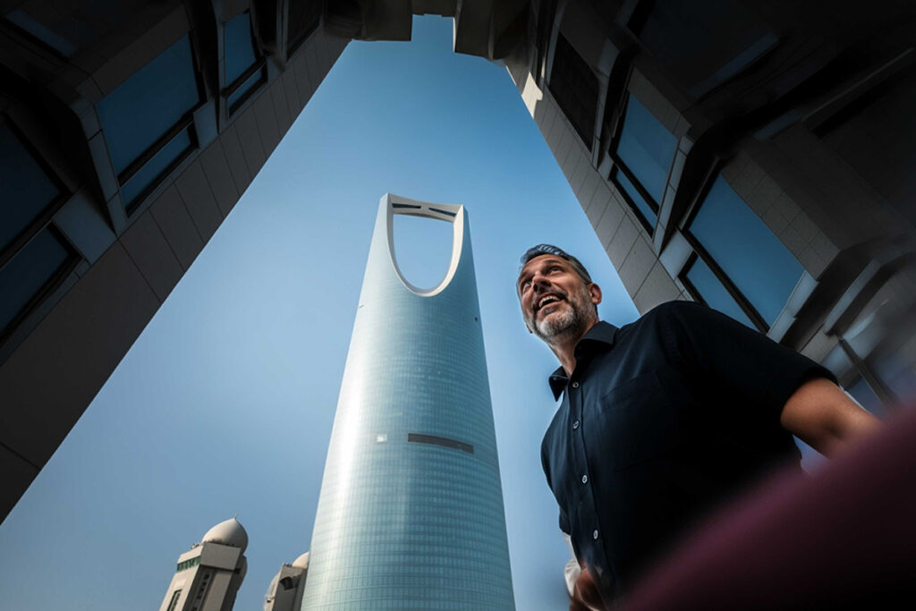 يفرض التشريع التزامات مالية وقانونية جديدة على المشترين الأجانب. الصورة: Shutterstock
