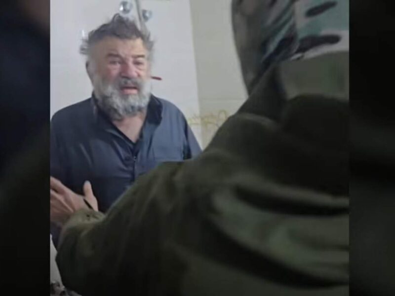 رجل الأعمال محمد قبنض الذي حررته السلطات السورية كان عضوا في مجلس الشعب وهو منتج مسلسل باب الحارة الشهير