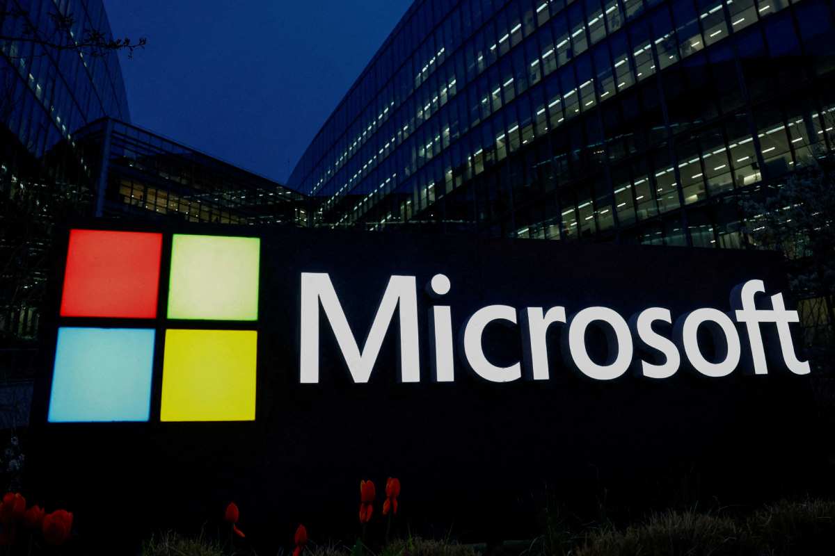 دلائل على أن مايكروسوفت "تستغل مركزها المهيمن" للتحكم في شروط استخدام منتجاتها - Reuters