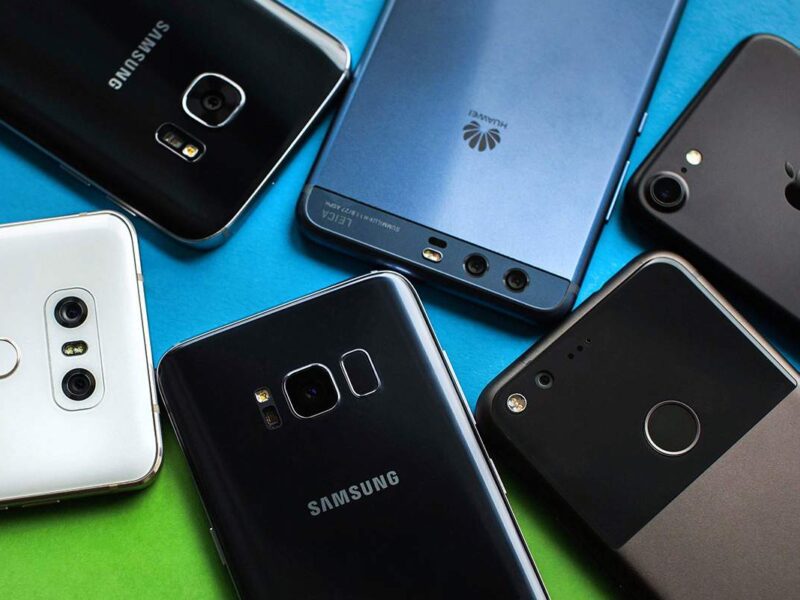 بموجب القرار فإن أي داخل لمصر بهاتف جديد غير مسجل مسبقا، عليه أن يدفع قيمة الرسوم الجمركية لهذا الهاتف حسب قيمته.