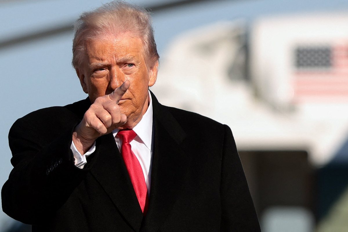 ترامب قال إن الرسوم ستستمر بالارتفاع حتى يتم التوصل إلى اتفاق يسمح بشراء الولايات المتحدة لجرينلاند - Reuters