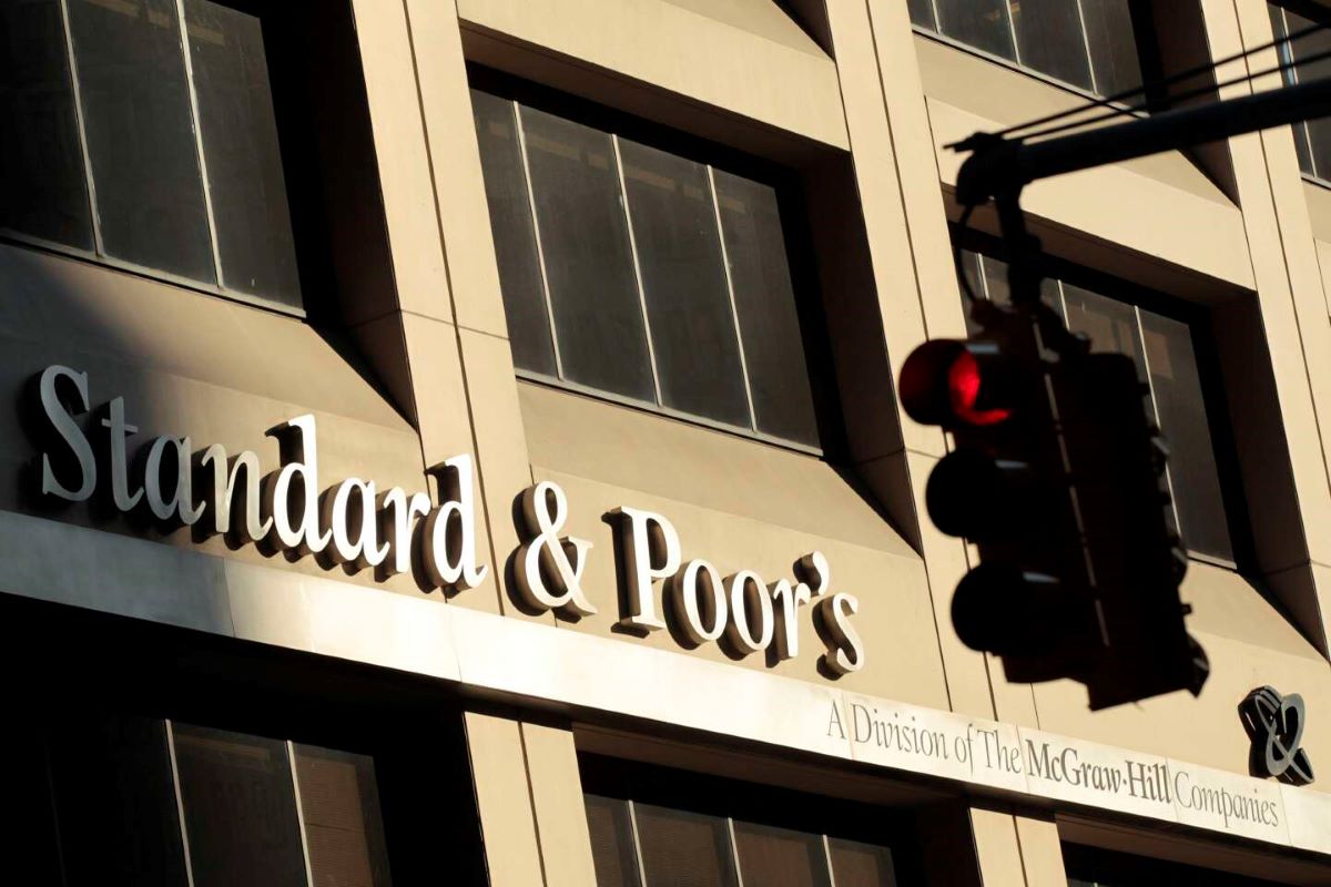بفضل التمويل الثنائي الضخم.. "S&P" تبدي تفاؤلها تجاه الاقتصاد المصري