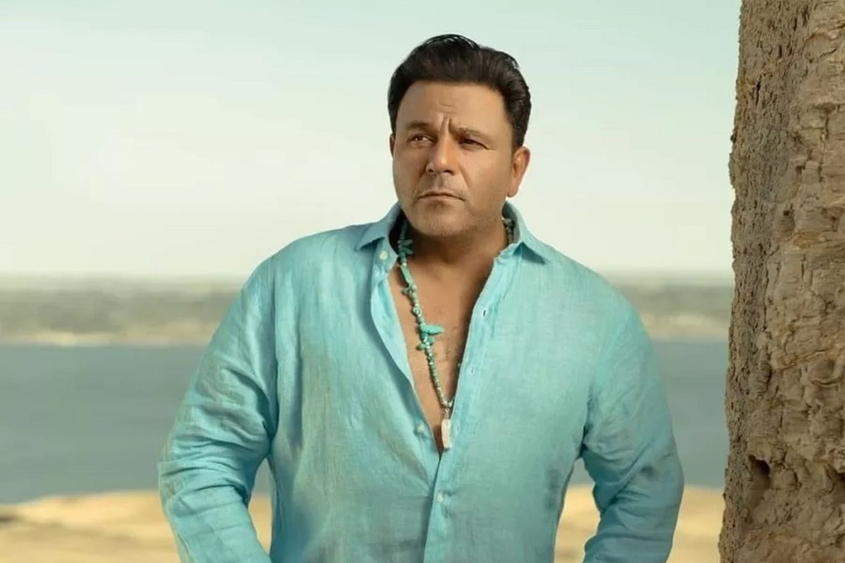 حقيقة مرض الفنان محمد فؤاد.. ما هو العصب السابع؟