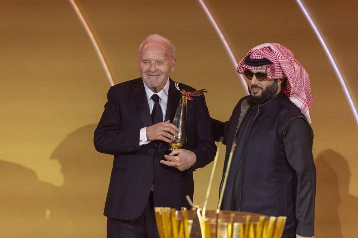 نجم السينما العالمية أنتوني هوبكنز في ضيافة "موسم الرياض".. ماذا يقدم؟